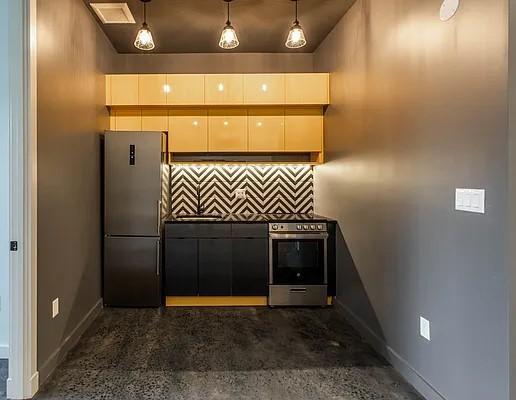 Primary Photo - 1 bedroom in BROOKLYN NY 11225