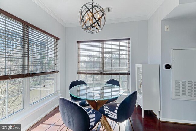 Foto del edificio - 4550 Strutfield Ln