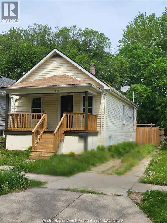 Primary Photo - 990 Bridge Ave