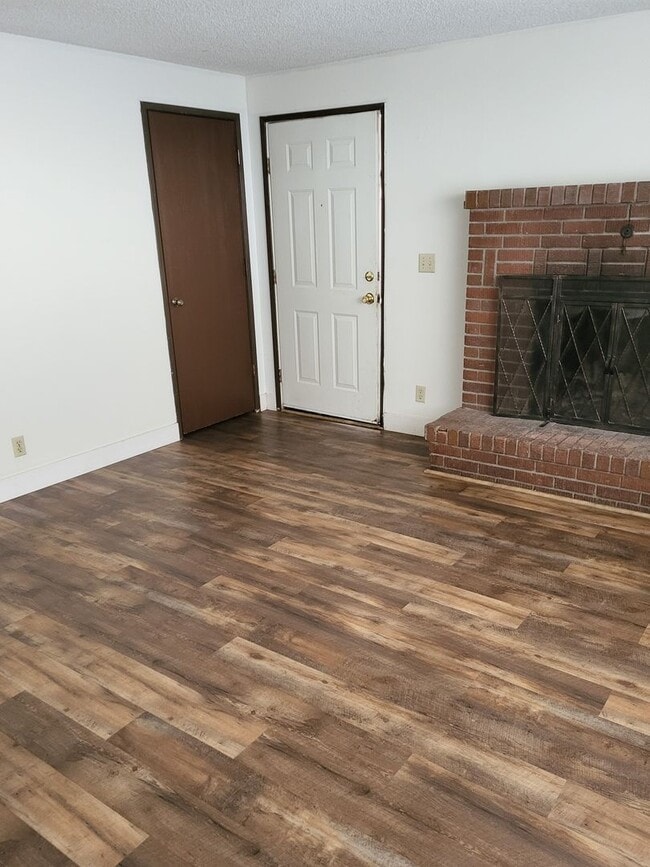Foto del edificio - 4483-4485-4485 Campbell Dr SE