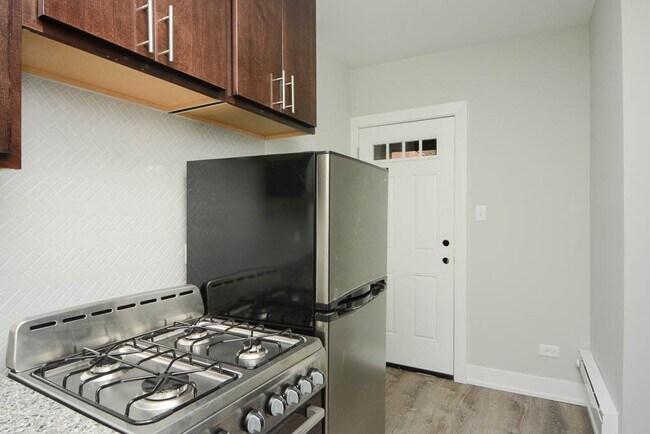 Foto del edificio - 533 W Belden Ave