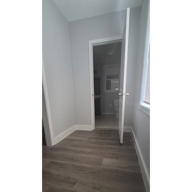 Building Photo - 627 S Pulaski St