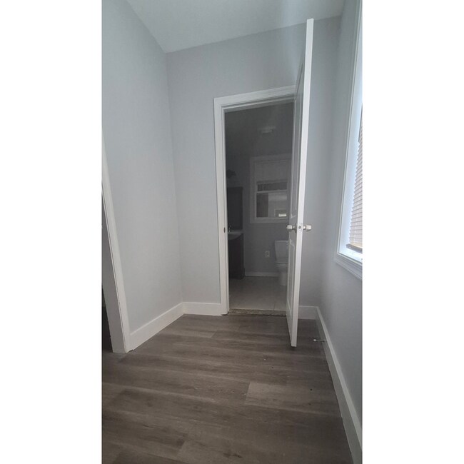 Foto del edificio - 647 S Pulaski St