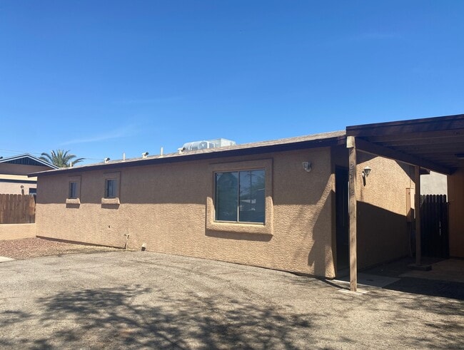 Building Photo - 247 S Cherry Ave