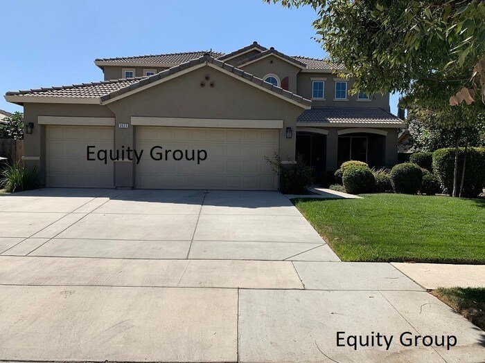 Foto principal - Gorgeous 5 Bedroom Tulare Home for Rent!