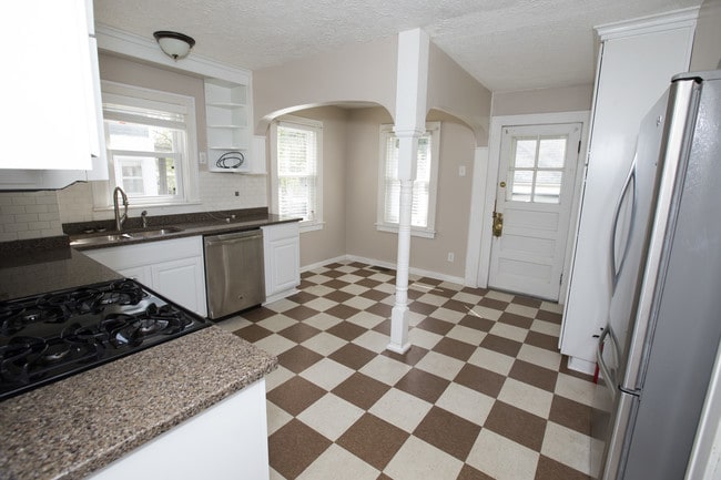 Kitchen - 33 Grosvenor St