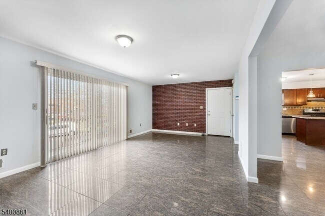 Foto del edificio - 466 Lidgerwood Ave