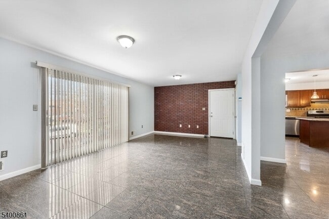 Building Photo - 466 Lidgerwood Ave