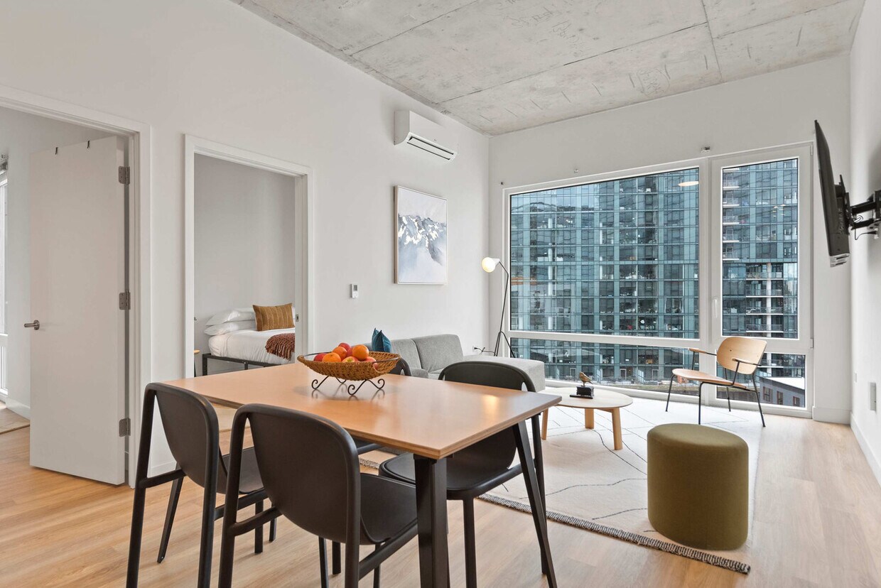 Foto principal - 853 W Blackhawk St