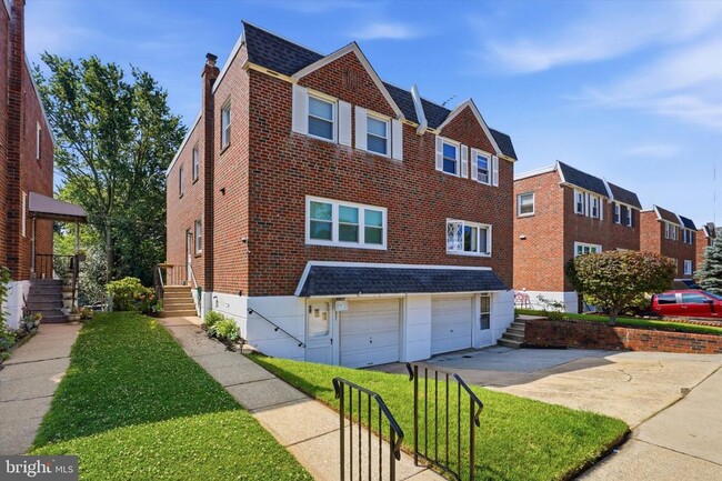 Building Photo - 668 Renz St