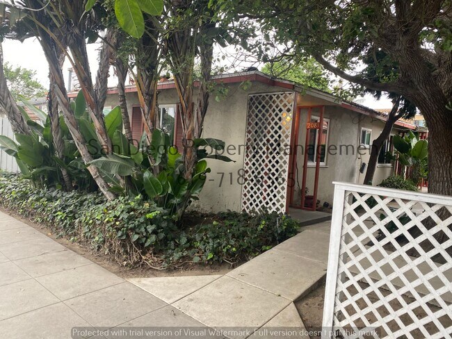 Foto del edificio - Embrace Coastal Living in this Charming 1-...