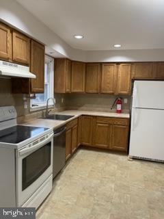 Building Photo - 4664 Tremont Ave