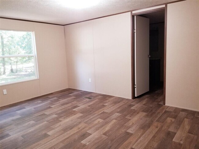 Building Photo - 15232 Paradise Cove Dr