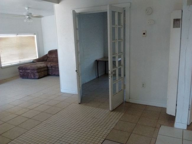 Foto del edificio - 6867 Araby Ave