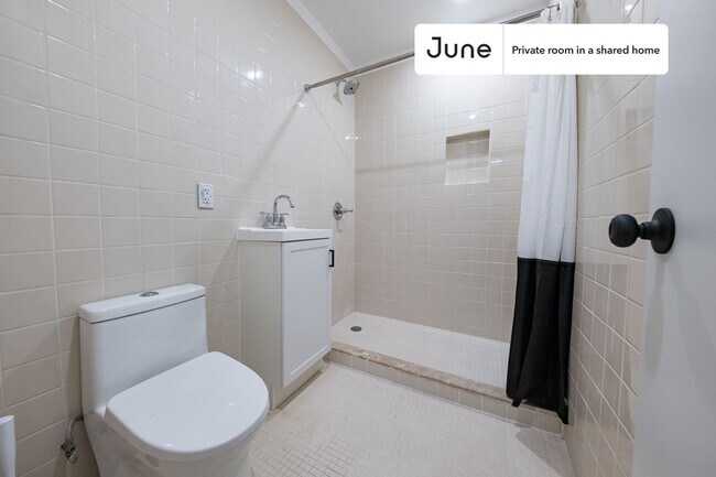 Building Photo - Room in Shared 4 bed/2 bath home in Ditmas Park