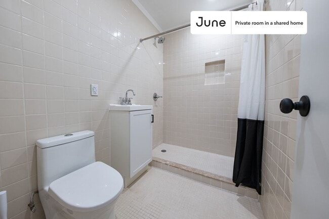 Building Photo - Room in Shared 4 bed/2 bath home