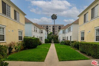 Building Photo - 6773 Yucca St