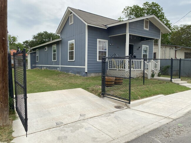 Photo - 253 W Fest St House