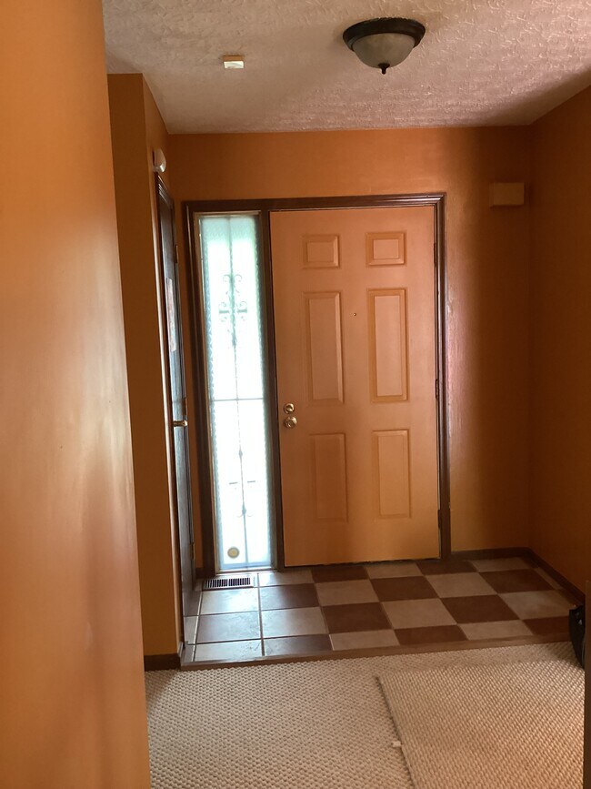 Building Photo - 5600 Marita Ln