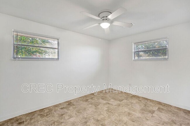 Foto del edificio - 1639 Memminger Ave