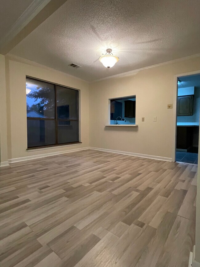 Foto del edificio - 10 Pebble Brook Dr