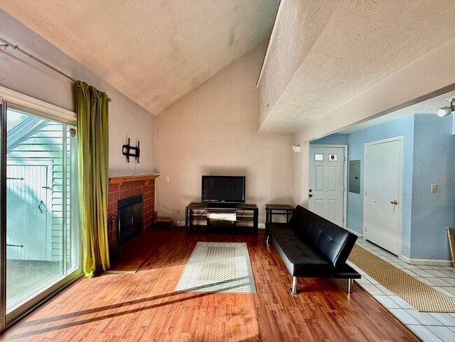 Foto del edificio - 197 Lake St