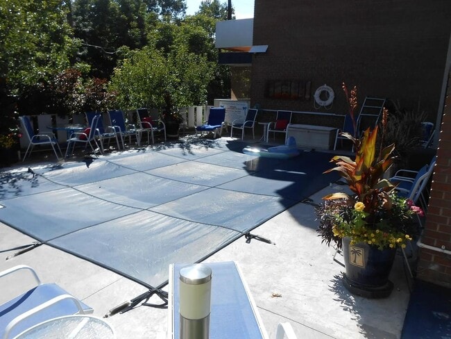 Photo - LOCATION LOCATION! Exceptional opportunity to rent a residence in a prime location in Governors P... Apartment