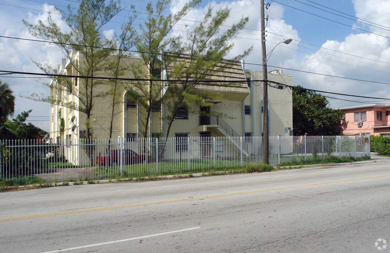 Primary Photo - 7620 NW 2nd Ave