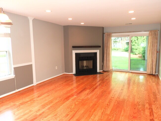 Building Photo - 2841 Yarling Ct