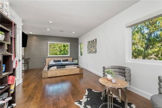 Building Photo - 3677 Eddingham Ave