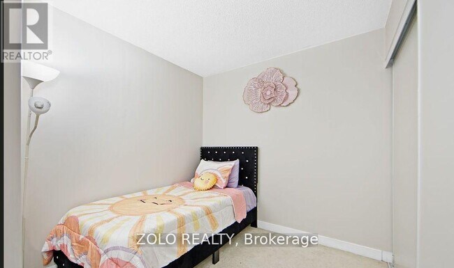 Photo du bâtiment - 36 Lee Centre Dr