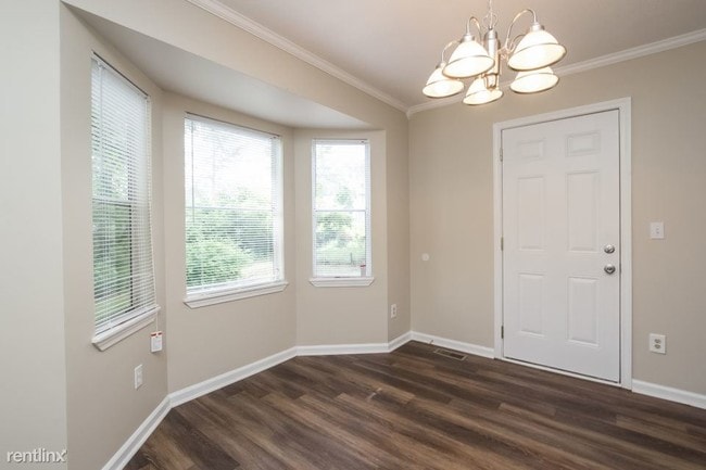 Building Photo - 80 Meadowbrook Ln