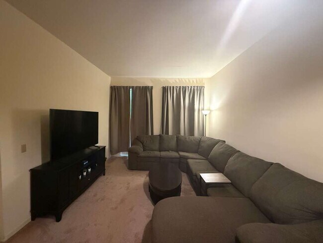 Foto del edificio - "Furnished Urban Oasis: Spacious 1-Bedroom in Prime St. Louis Location, SOULARD – 900 Sq Ft of Co...
