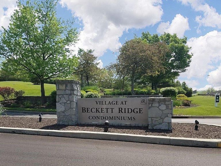Association Entrance - 8892 Eagleview Dr