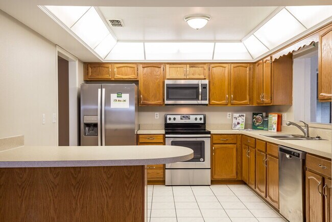 Foto del edificio - 411 Greenfield Rd