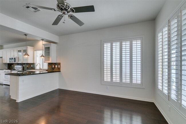 Building Photo - 1667 Rainbow Dream Ave