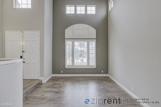 Building Photo - 4 br, 3 bath House - 5004 Regency Court, E...