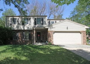 Building Photo - 5515 S 68th St