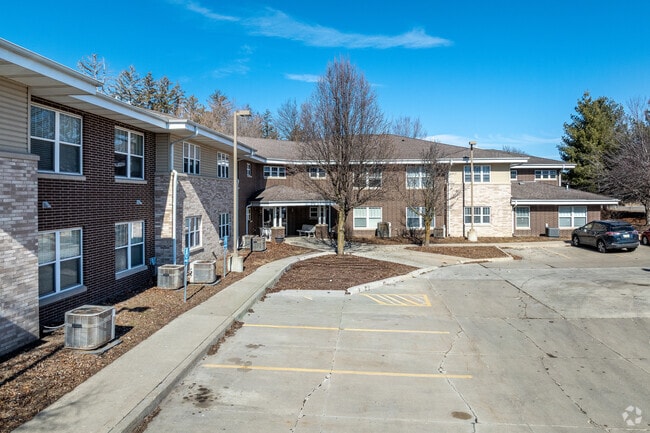 Building Photo - Linden Station Apartments
