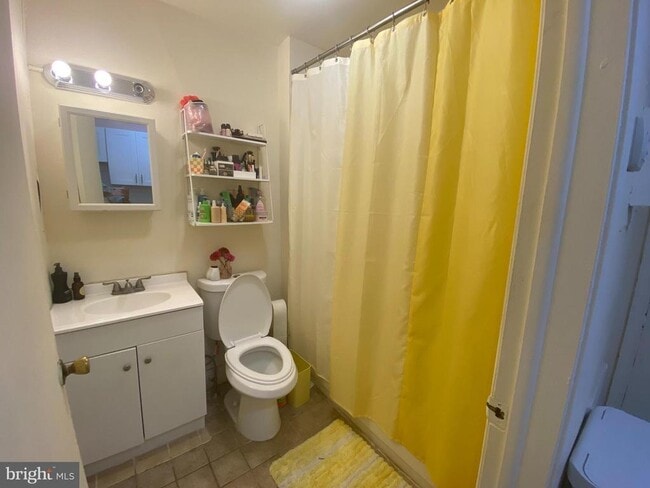 Foto del edificio - 1735 Bainbridge St