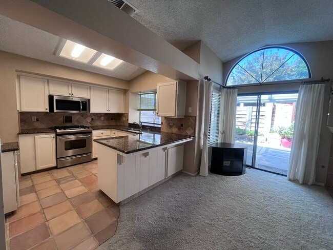 Building Photo - 1843 S Gowdy St