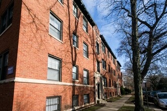 Building Photo - 805 Dempster St