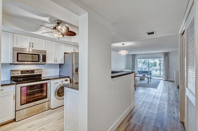 Foto del edificio - 1070 Sugar Sands Blvd