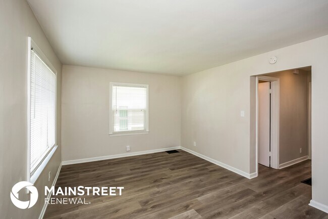 Building Photo - 5301 E 19th Pl