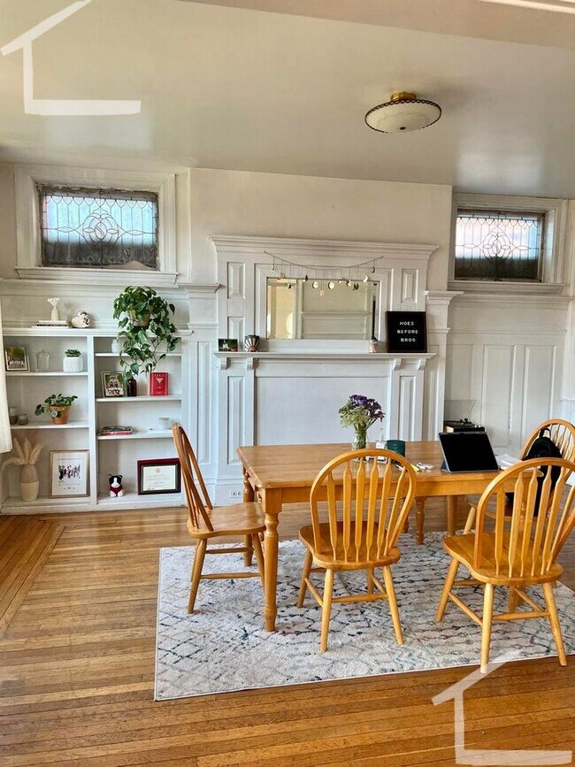 Foto del edificio - 7/1 Huge 5BR/2BA in the heart of Davis Sq!