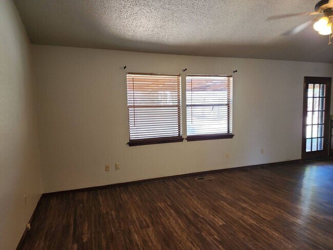 Foto del edificio - Edmond Rental