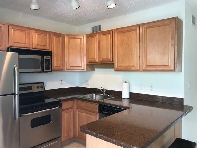 Foto principal - 2660 NE 8th Ave