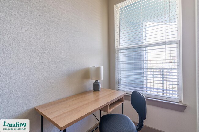 Foto del edificio - 300 Enclave Dr