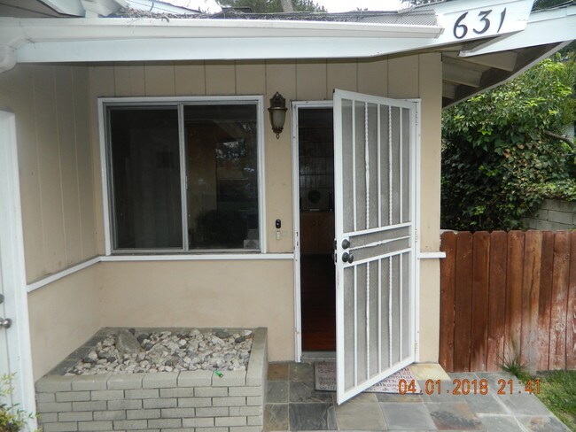 Building Photo - 631 E Woodbury Rd