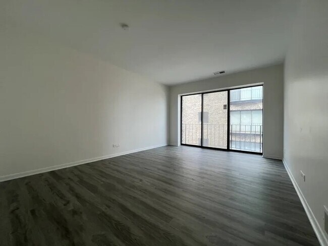 Foto del edificio - 2300 N Harlem Ave